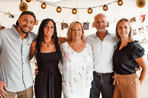 Les parents de David, avec Nathalie et Kathleen.
